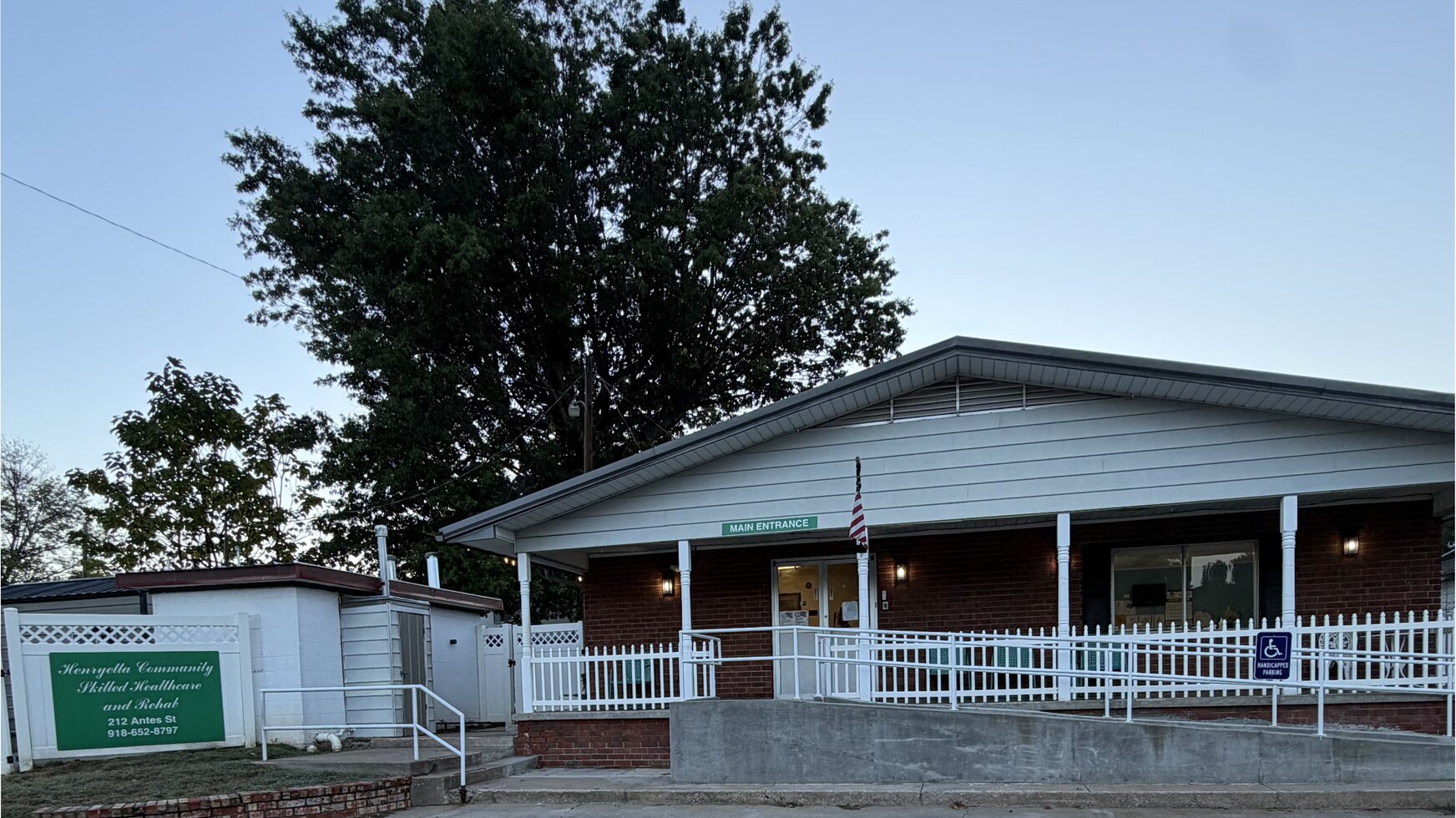 Exterior of Henryetta Community in Henryetta, Oklahoma